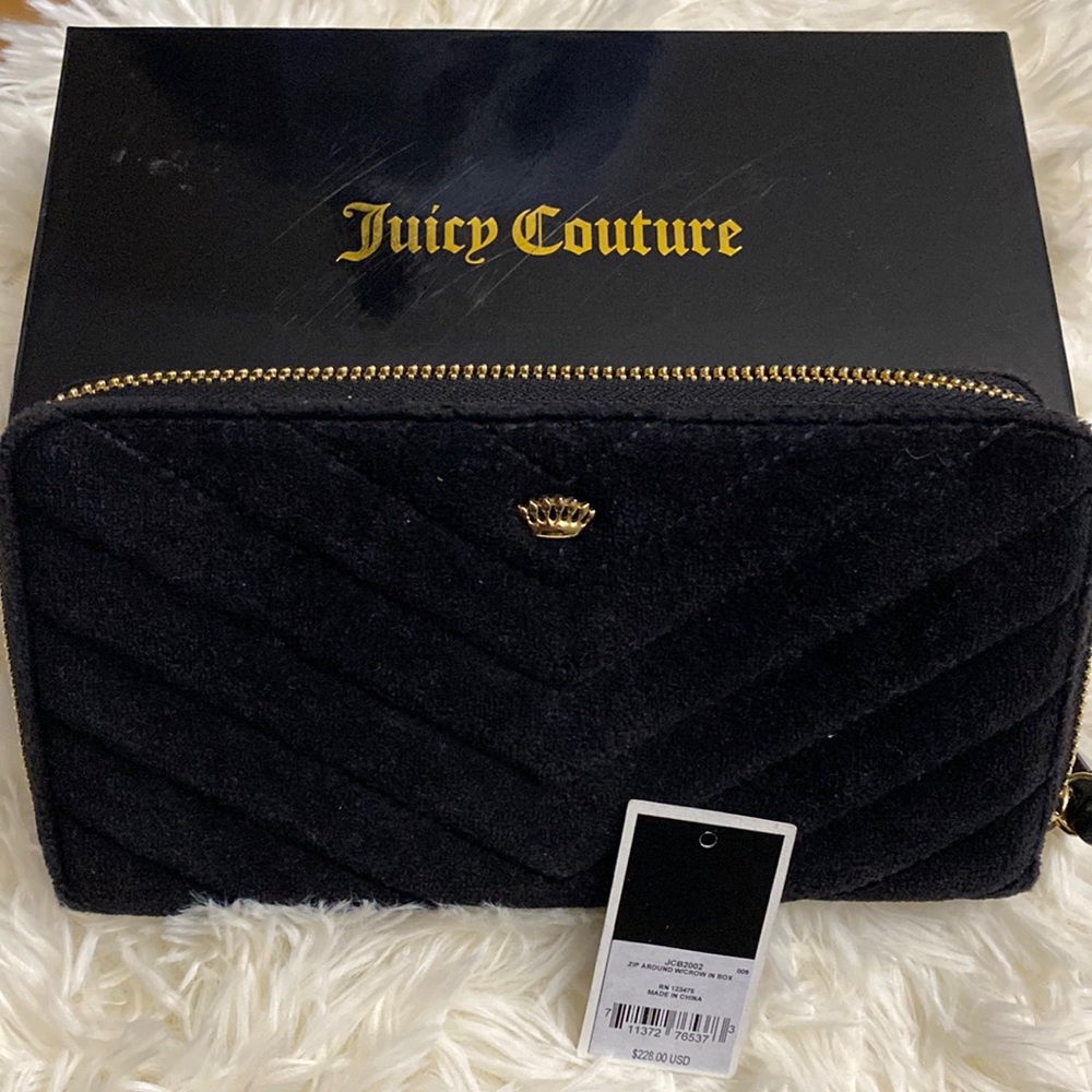 Juicy Couture Zippy Wallet NWT